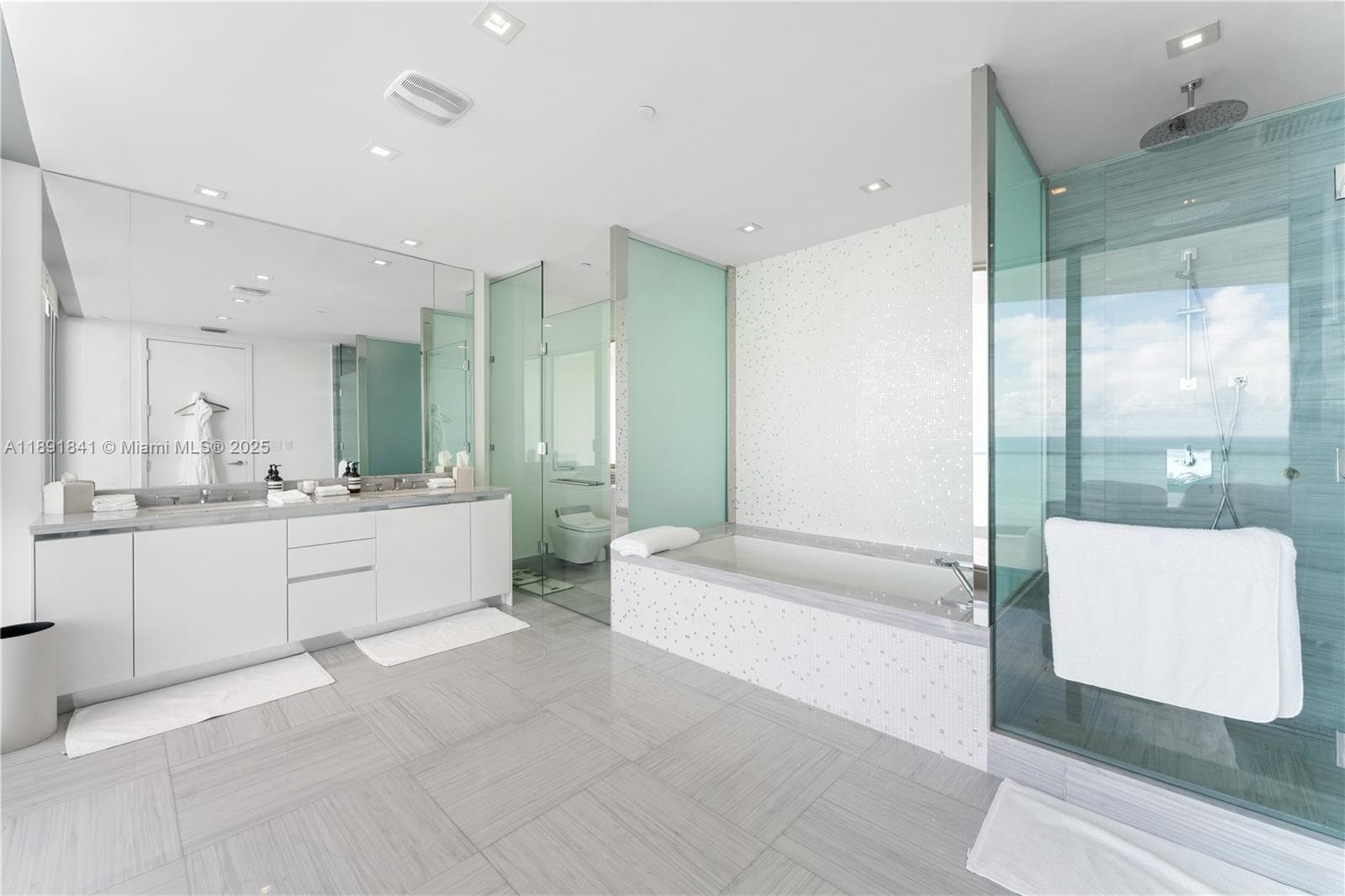 16901 Collins Ave 805 photo 13