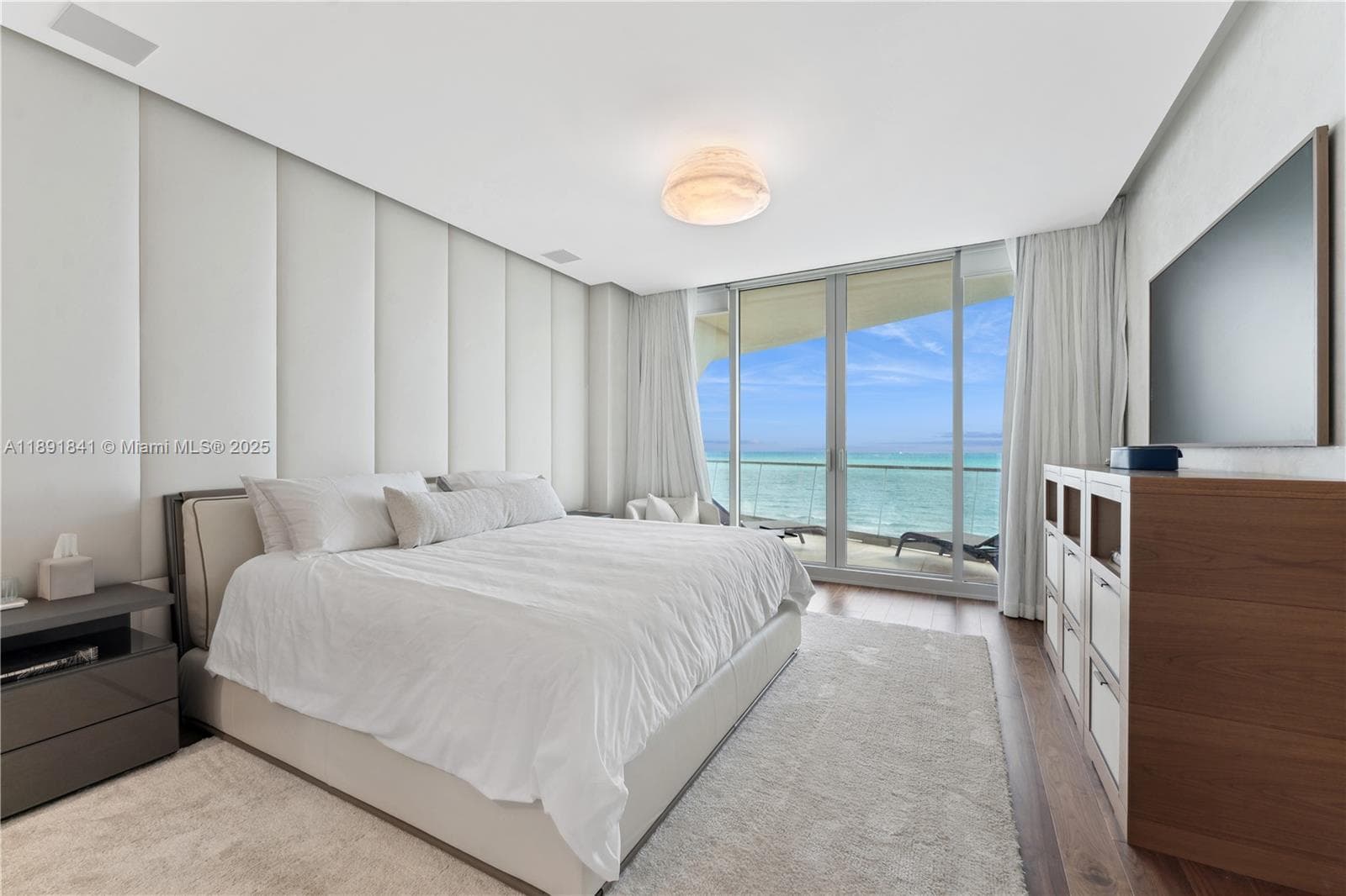 16901 Collins Ave 805 photo 10