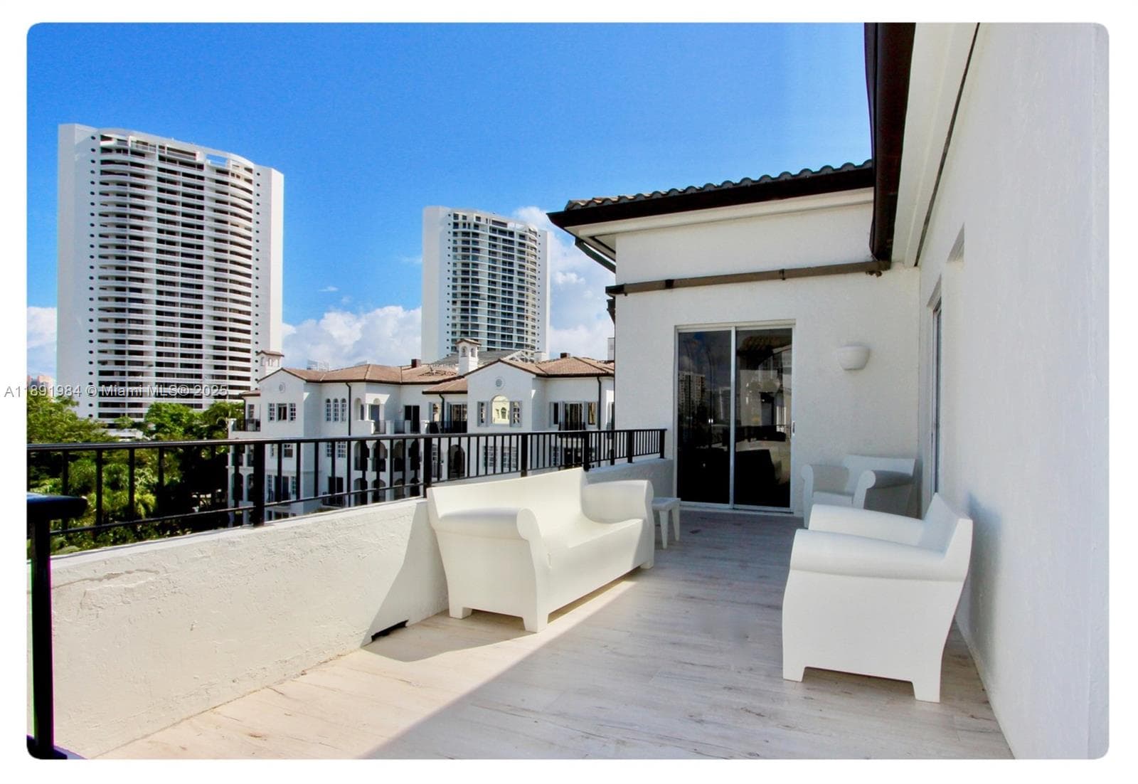 3500 Island Blvd DPH01 photo 16