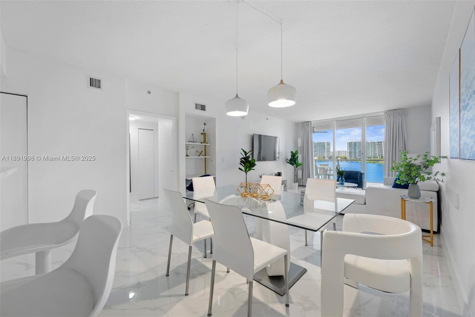 18100 N Bay Rd 708 photo 1