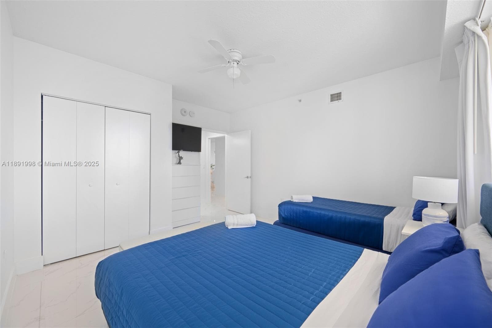 18100 N Bay Rd 708 photo 20
