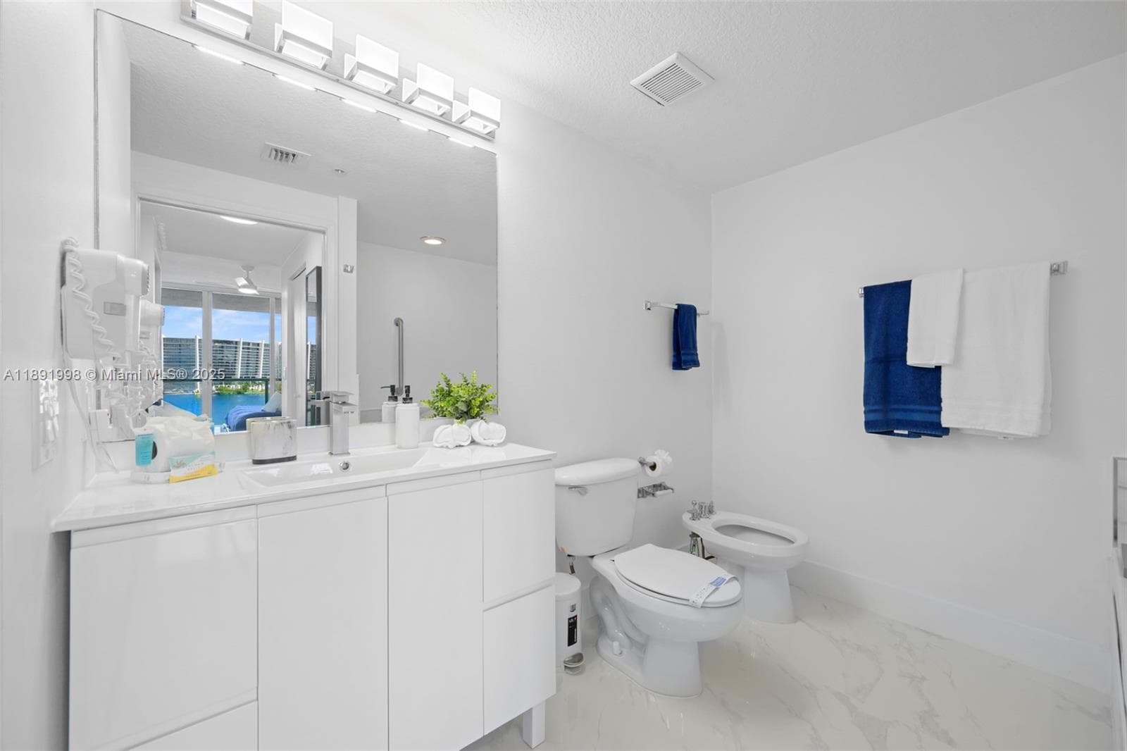18100 N Bay Rd 708 photo 15