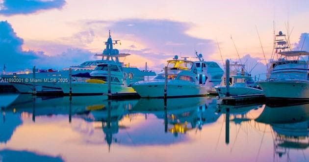 Dolphin # 8 Fisherman Village Marina. photo 2