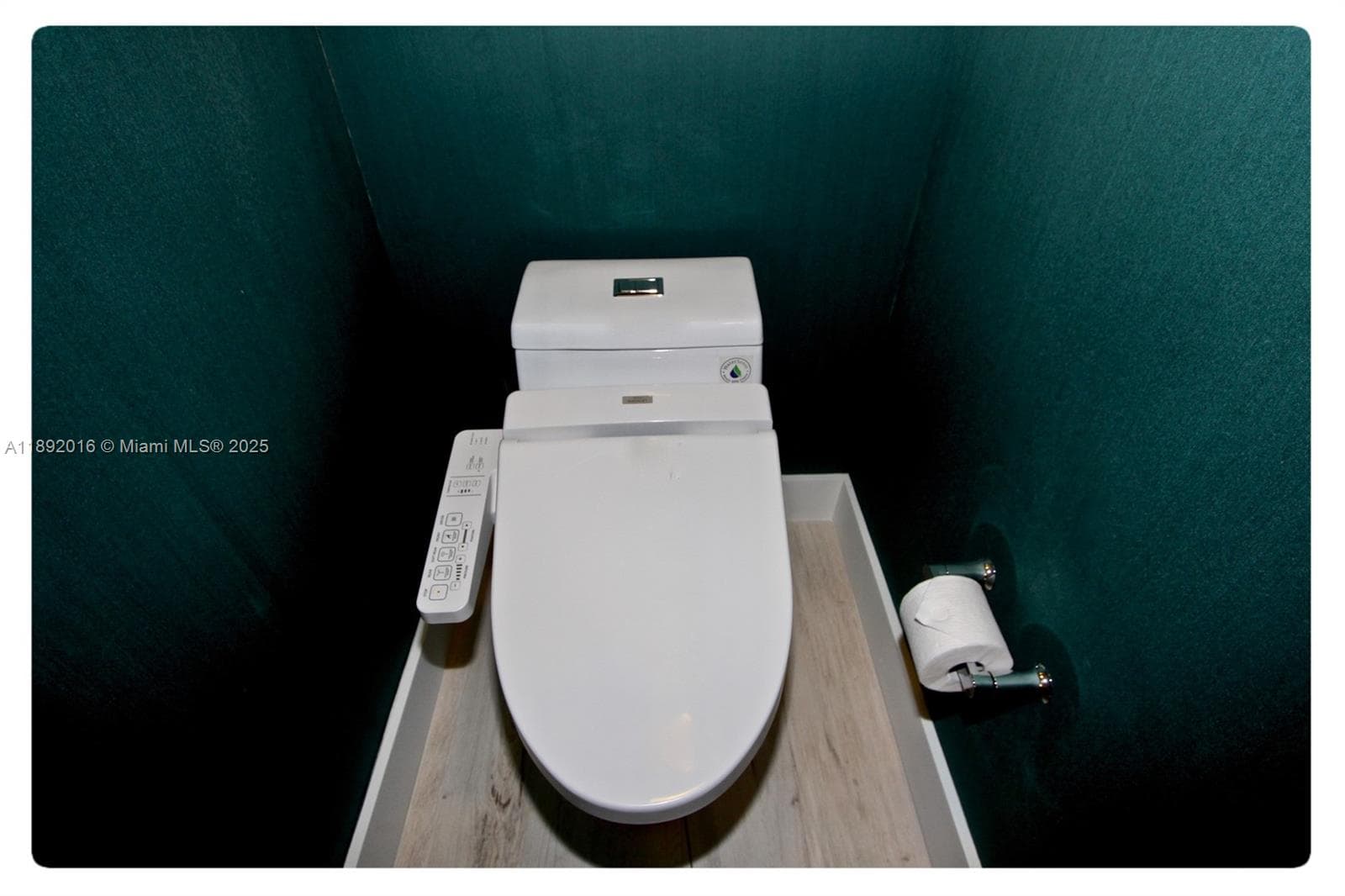 3500 Island Blvd DPH01 photo 12