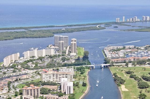 108 Lakeshore Drive 338 photo 1