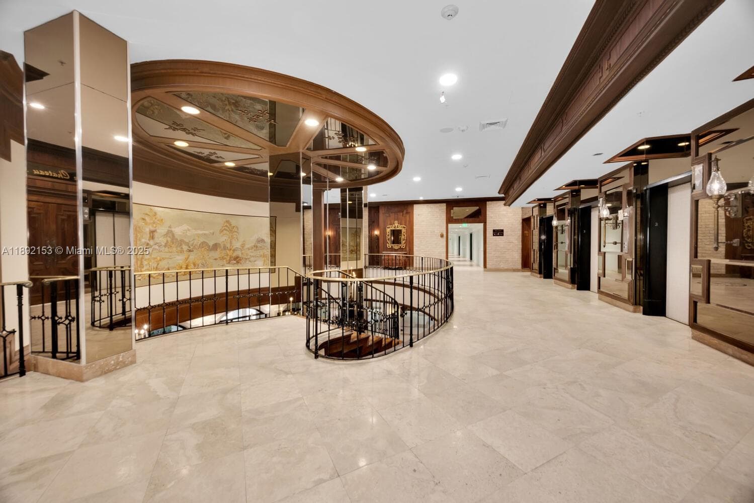 6039 Collins Ave 311 photo 23