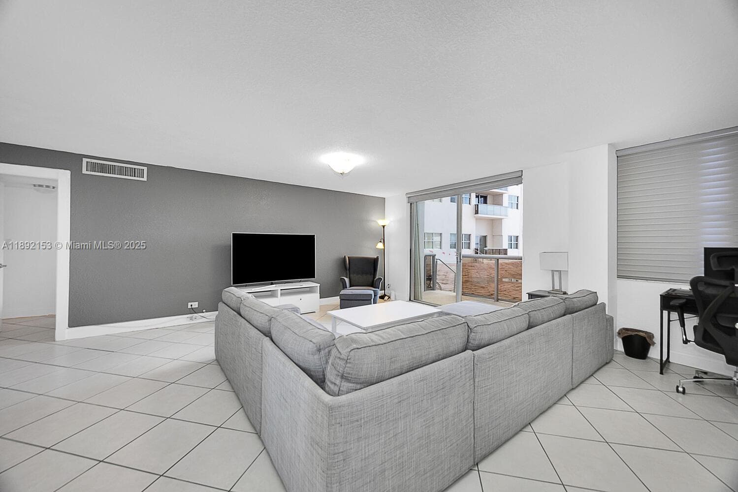 6039 Collins Ave 311 photo 10