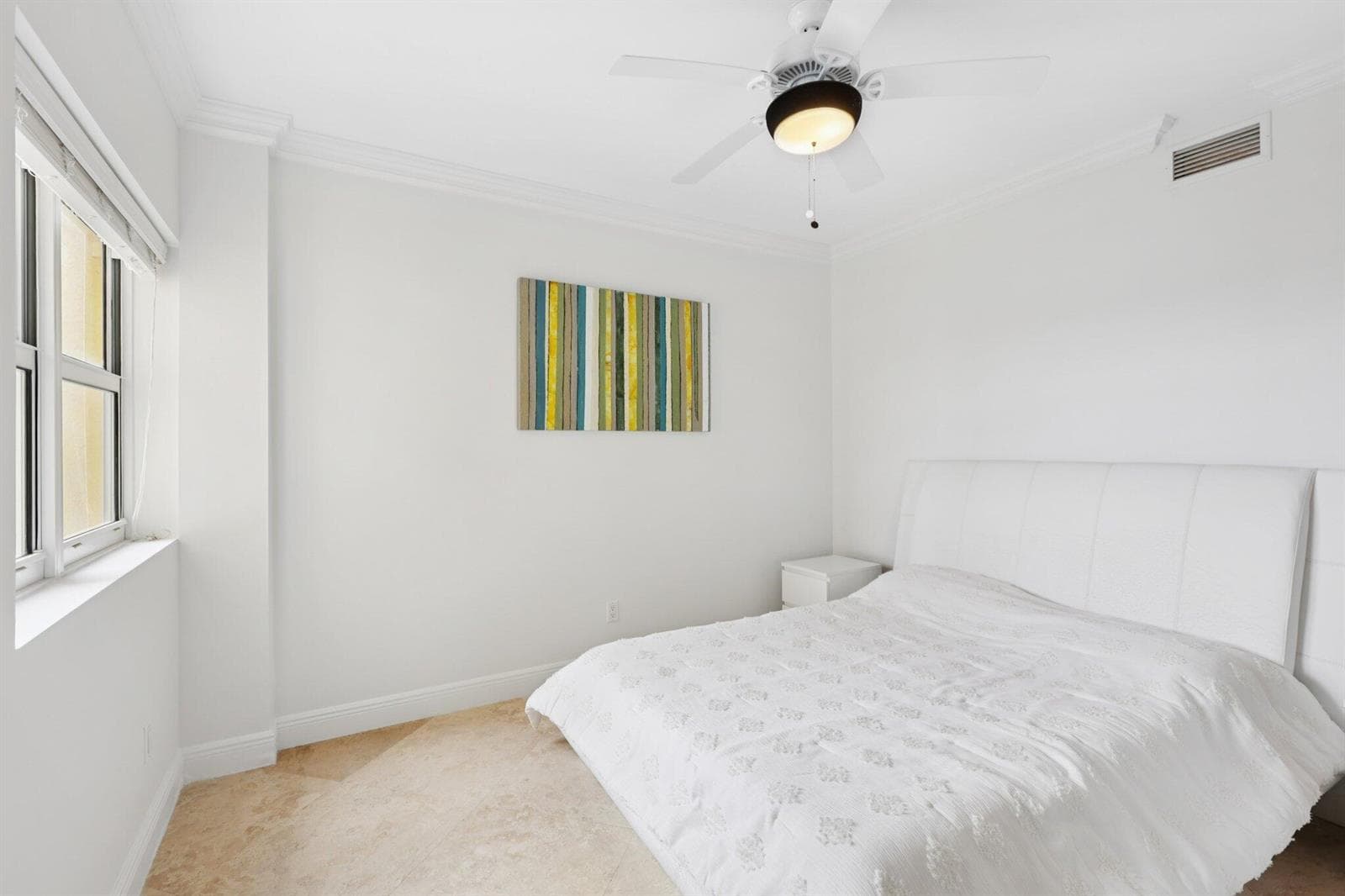 2640 Lake Shore Drive 1809 photo 13