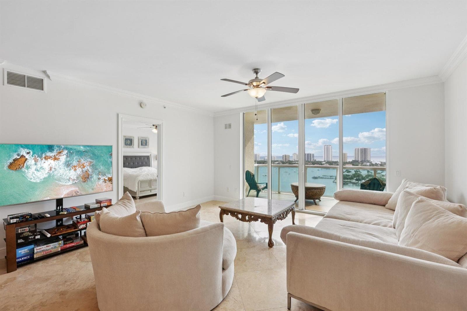 2640 Lake Shore Drive 1809 photo 1