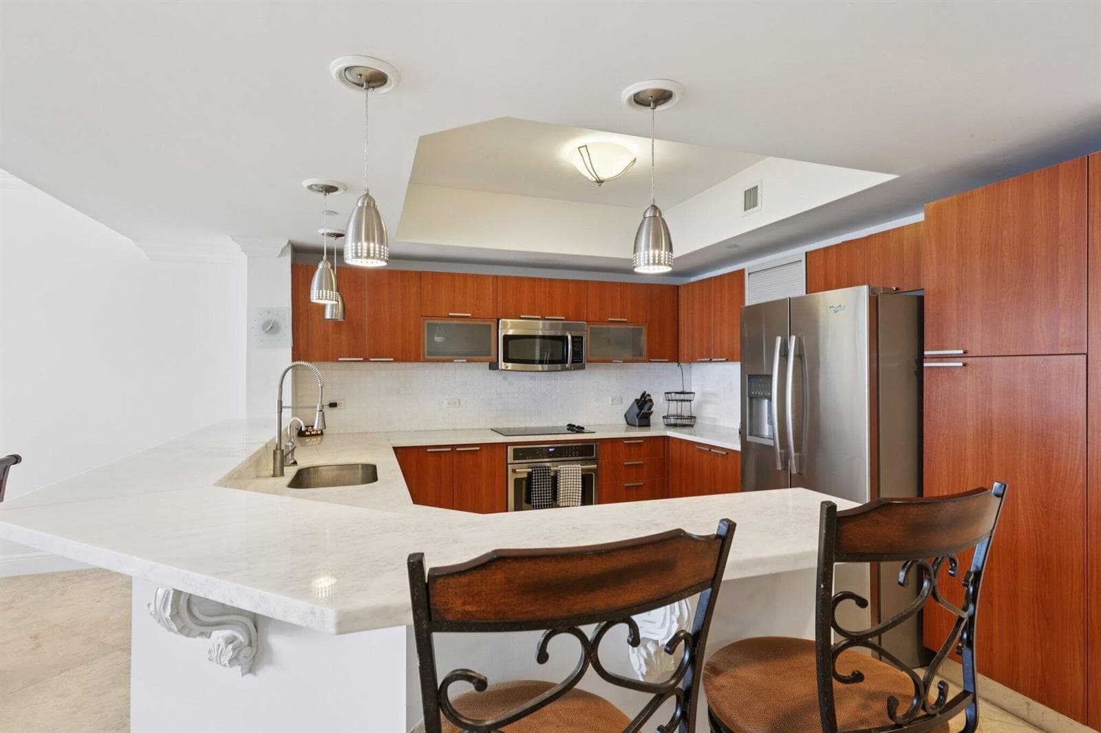 2640 Lake Shore Drive 1809 photo 10