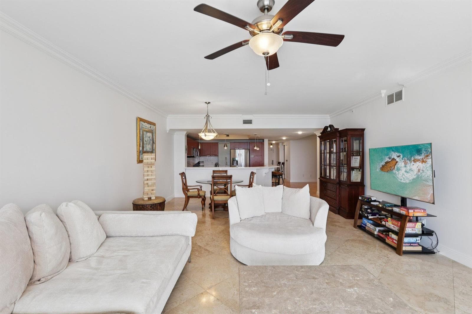 2640 Lake Shore Drive 1809 photo 4