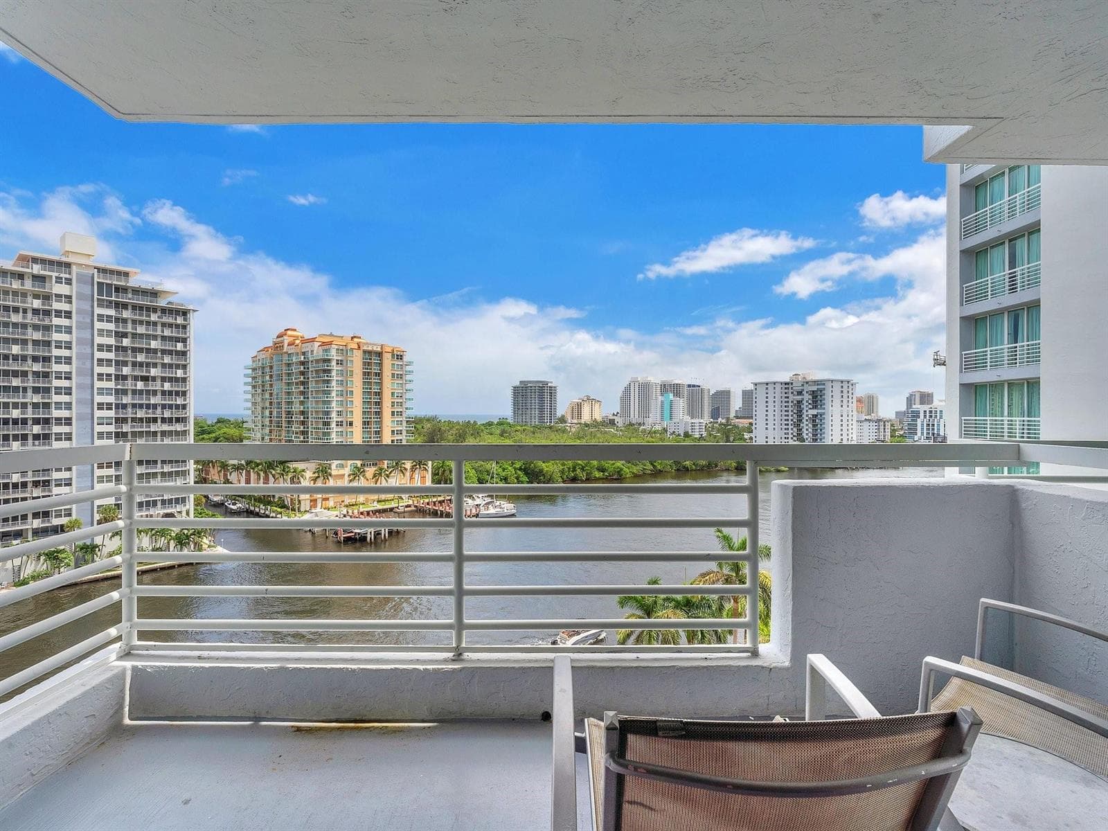2670 E Sunrise Boulevard 922 photo 3