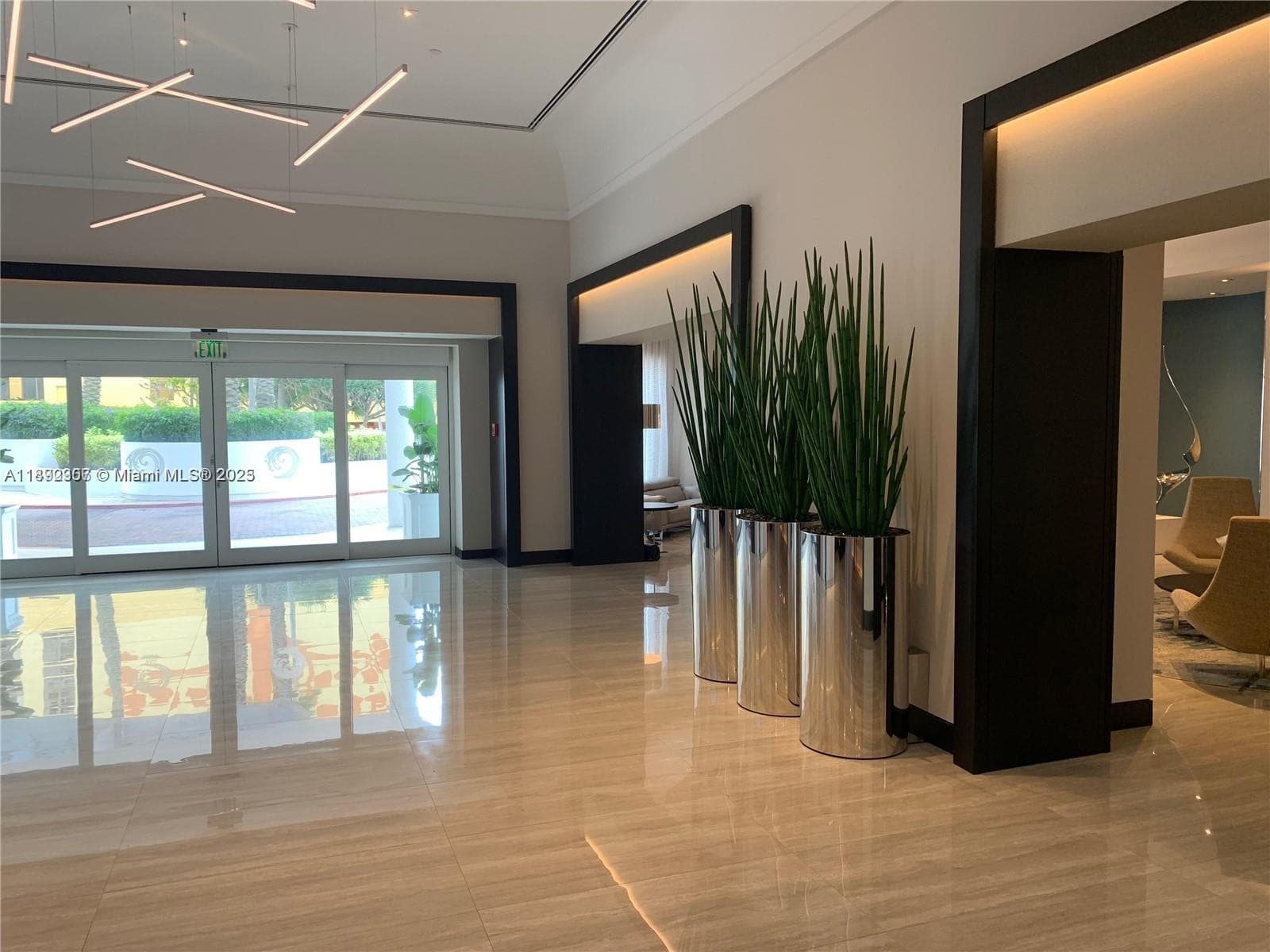 16425 Collins Ave 512 photo 17