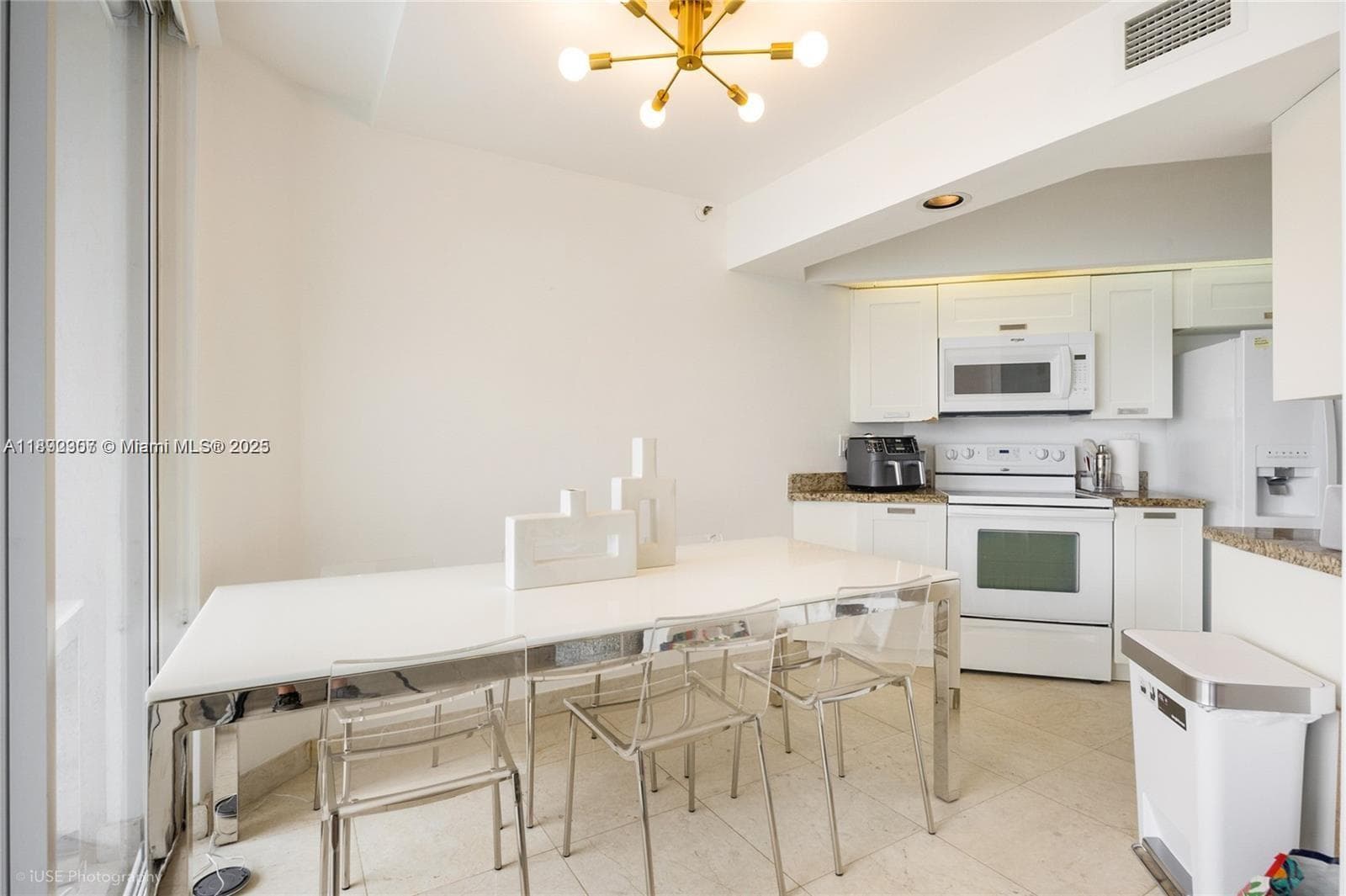 16425 Collins Ave 512 photo 9