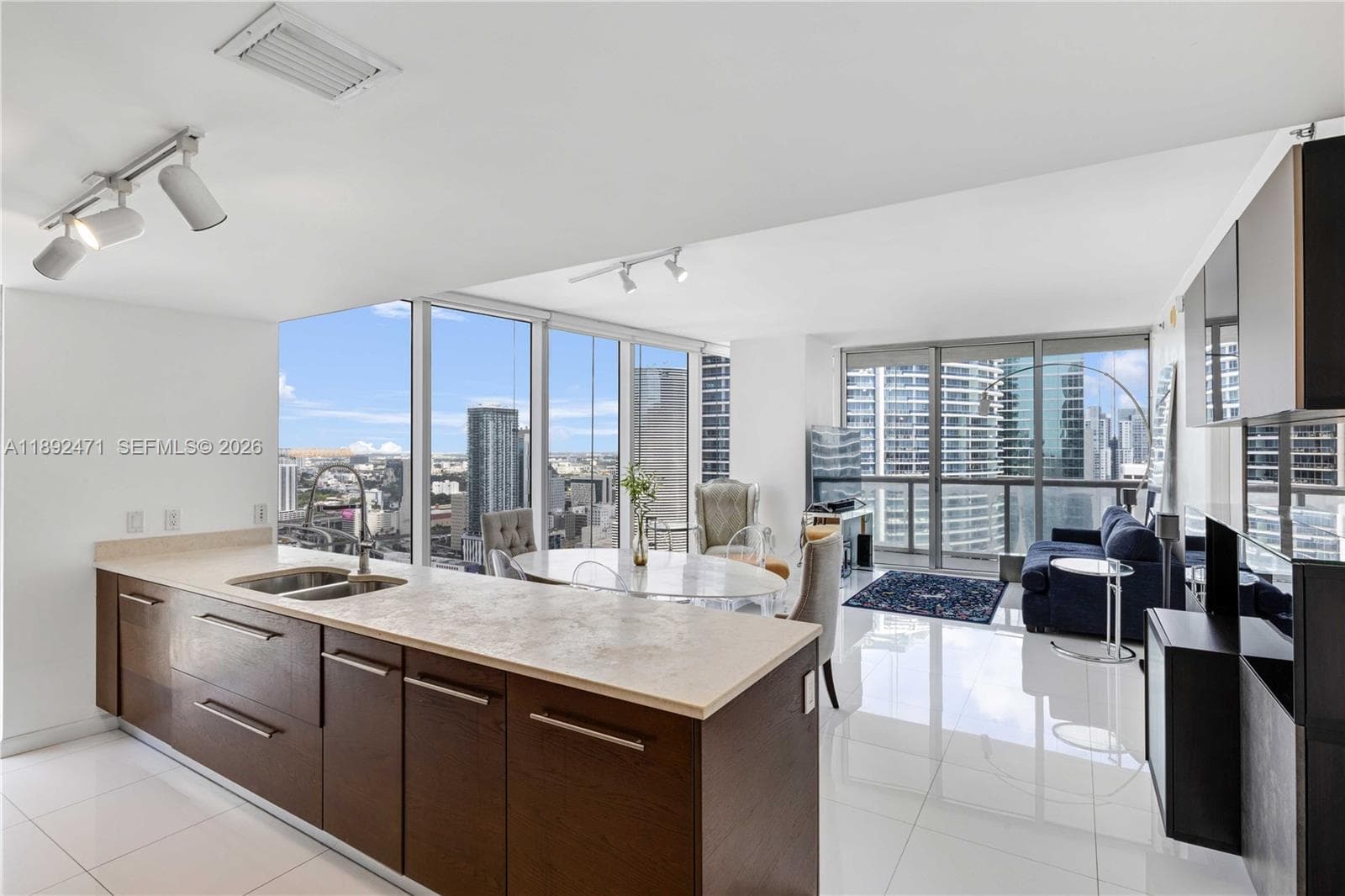 475 Brickell Ave 4015 photo 3