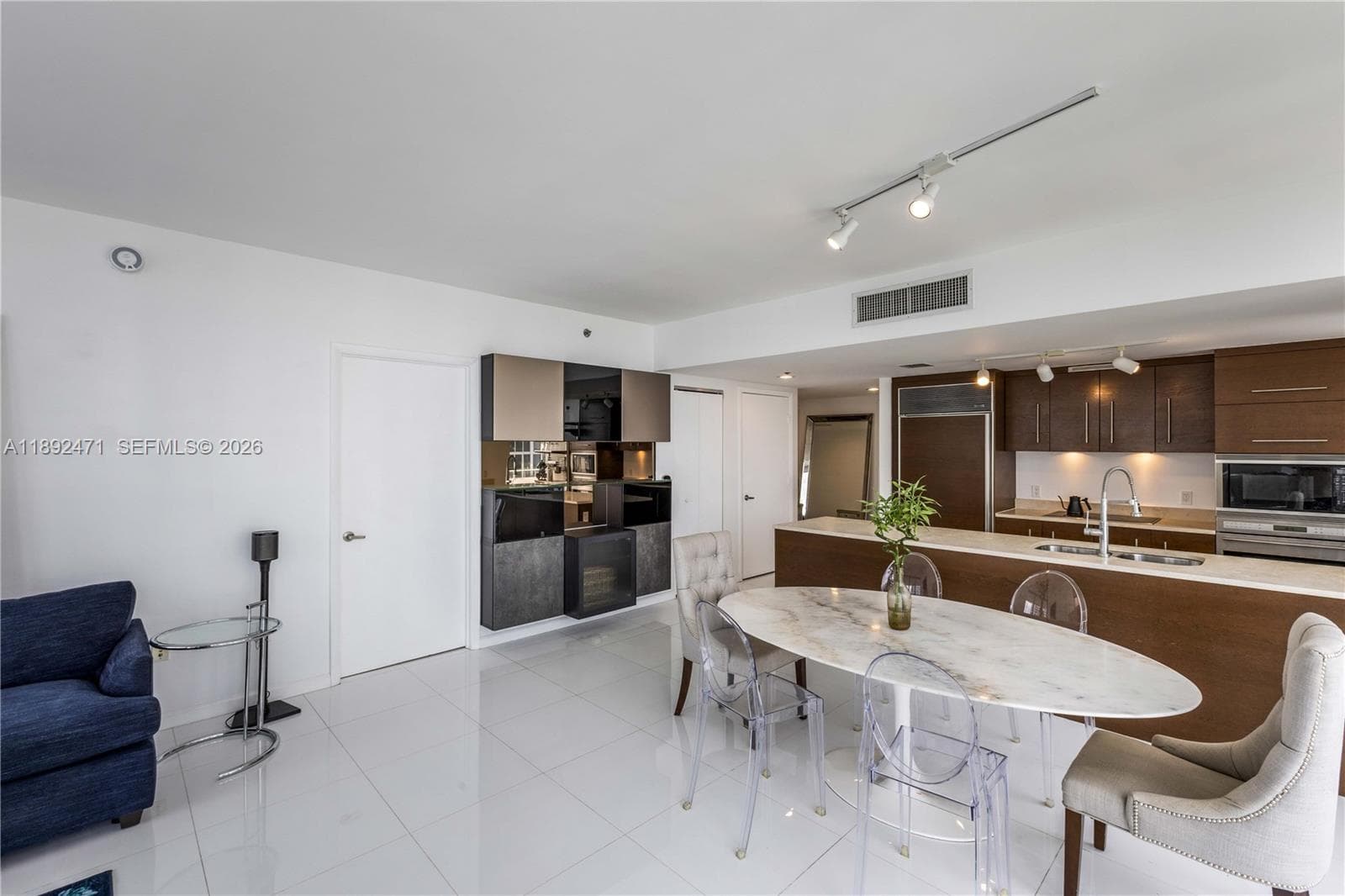 475 Brickell Ave 4015 photo 5