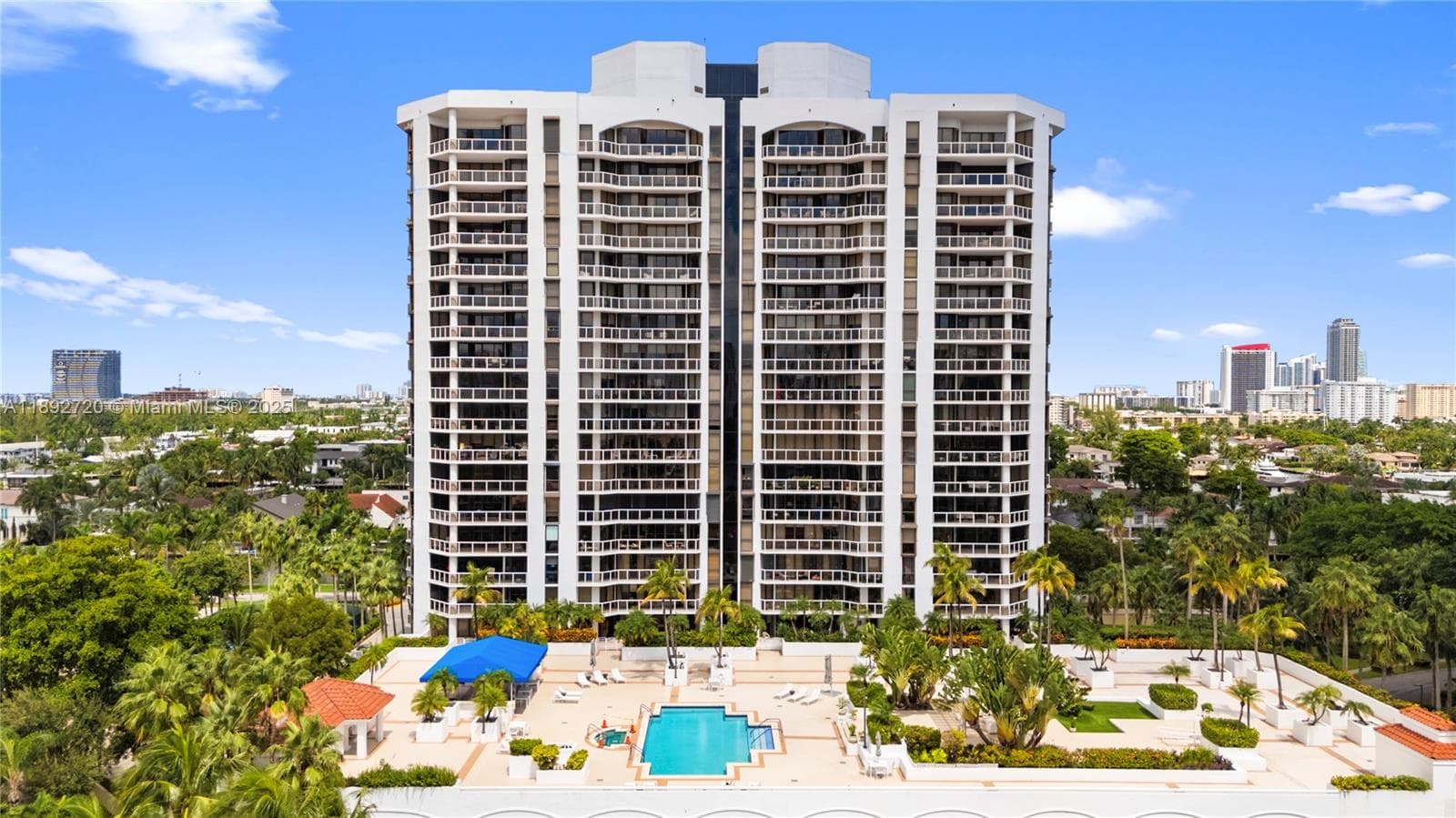 3598 Yacht Club Dr 1004 photo 3