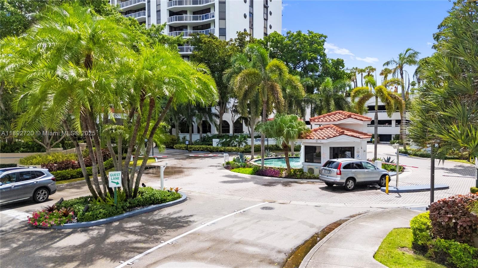 3598 Yacht Club Dr 1004 photo 5