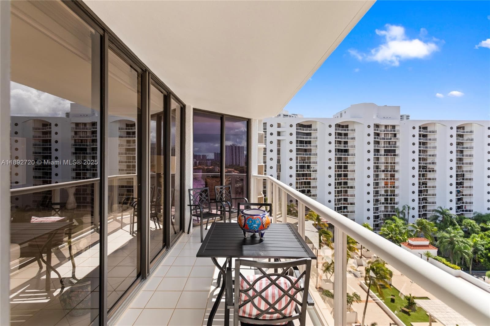 3598 Yacht Club Dr 1004 photo 15