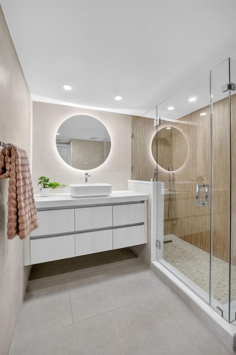 2100 S Ocean Drive 15E photo 23