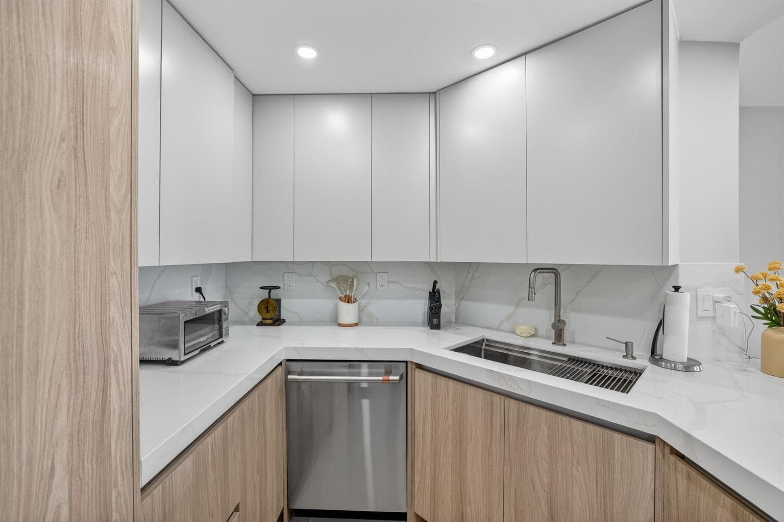 2100 S Ocean Drive 15E photo 7