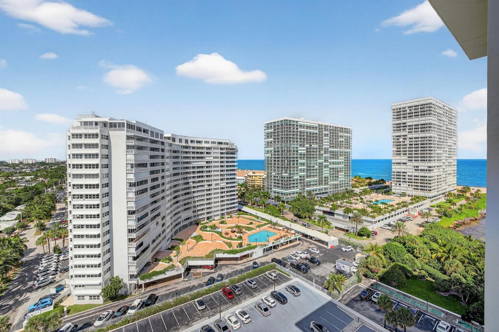 2100 S Ocean Drive 15E photo 1