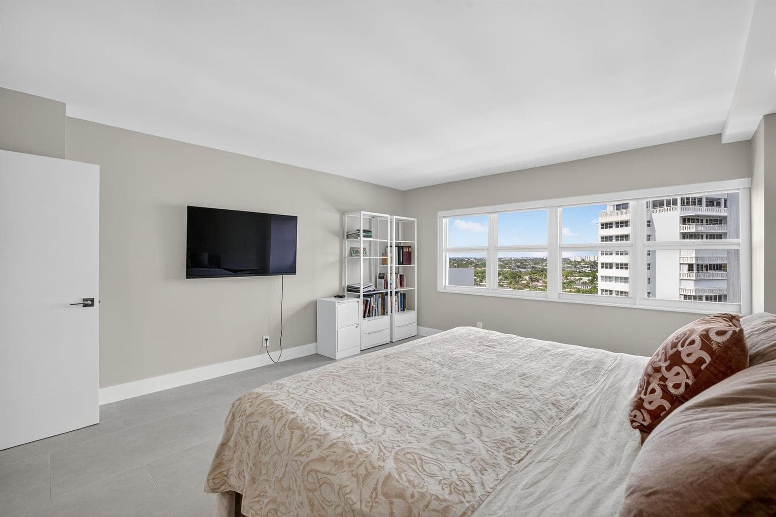 2100 S Ocean Drive 15E photo 20