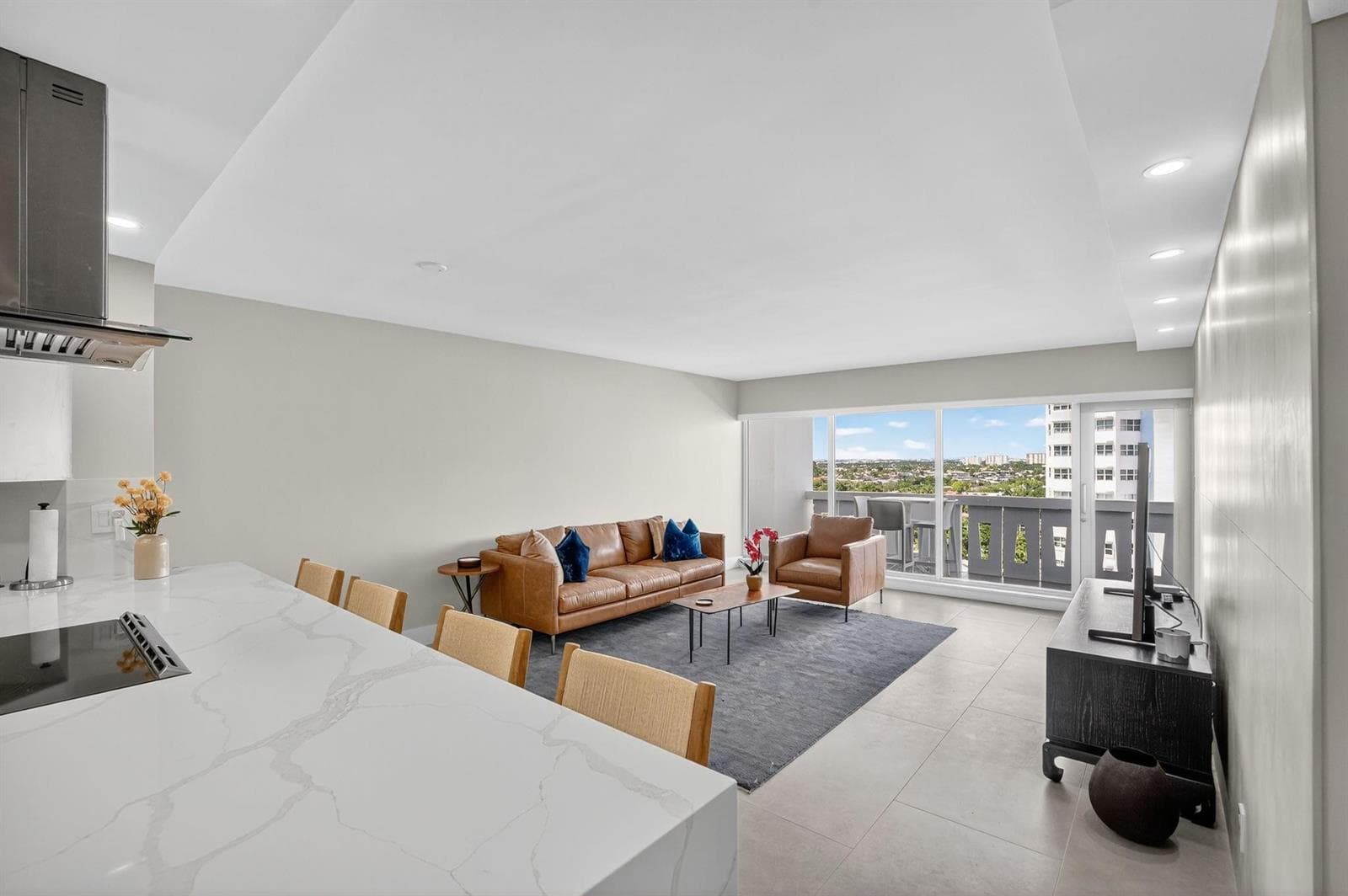 2100 S Ocean Drive 15E photo 9
