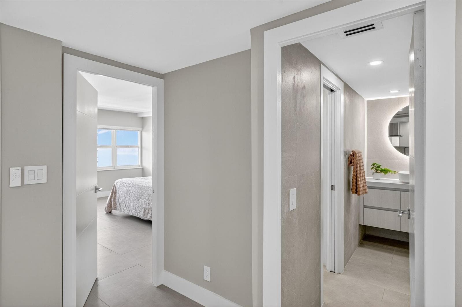 2100 S Ocean Drive 15E photo 18