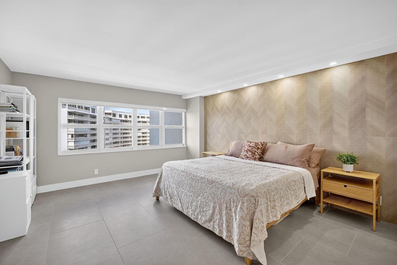 2100 S Ocean Drive 15E photo 19