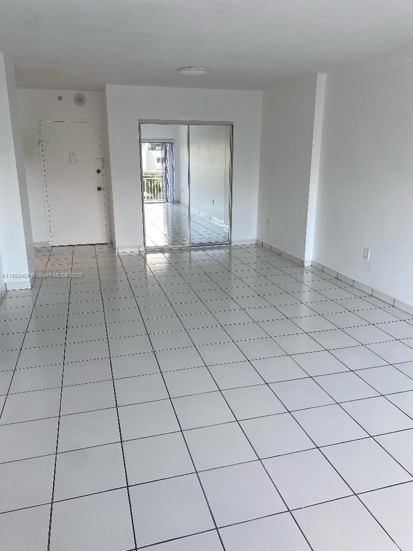 400 Kings Point Dr 328 photo 9