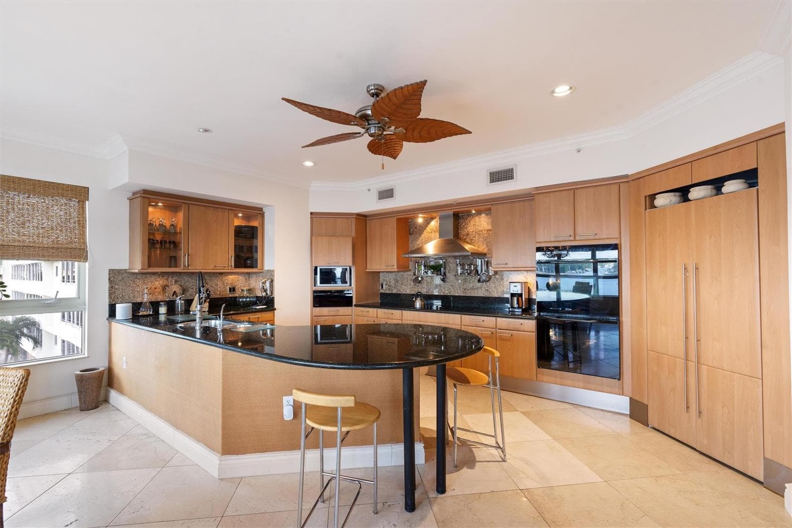 209 N Birch Road 401 photo 3