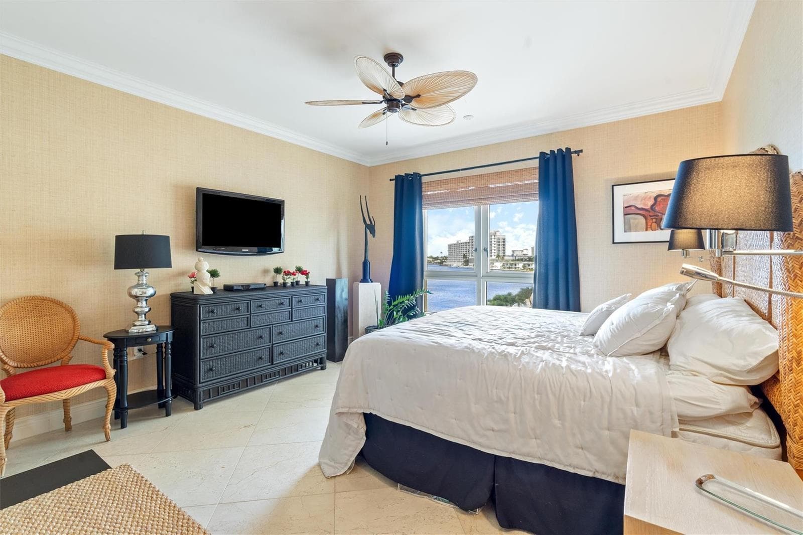 209 N Birch Road 401 photo 9