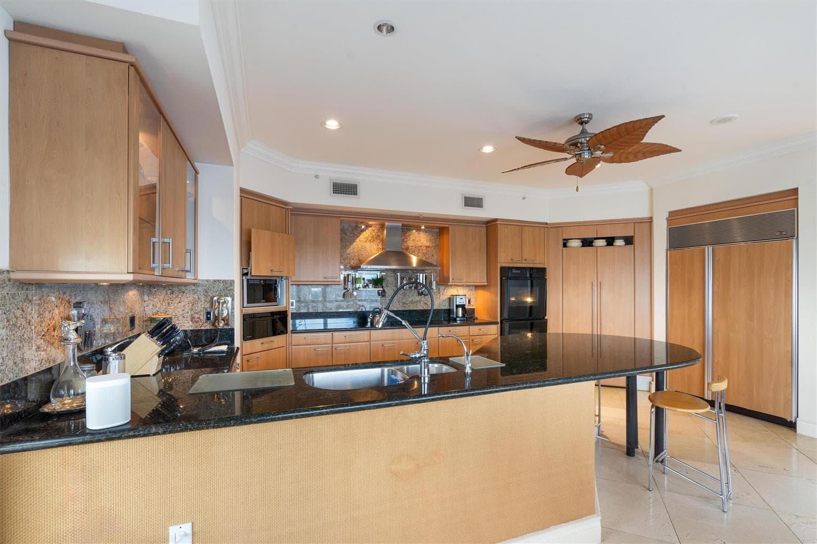 209 N Birch Road 401 photo 21