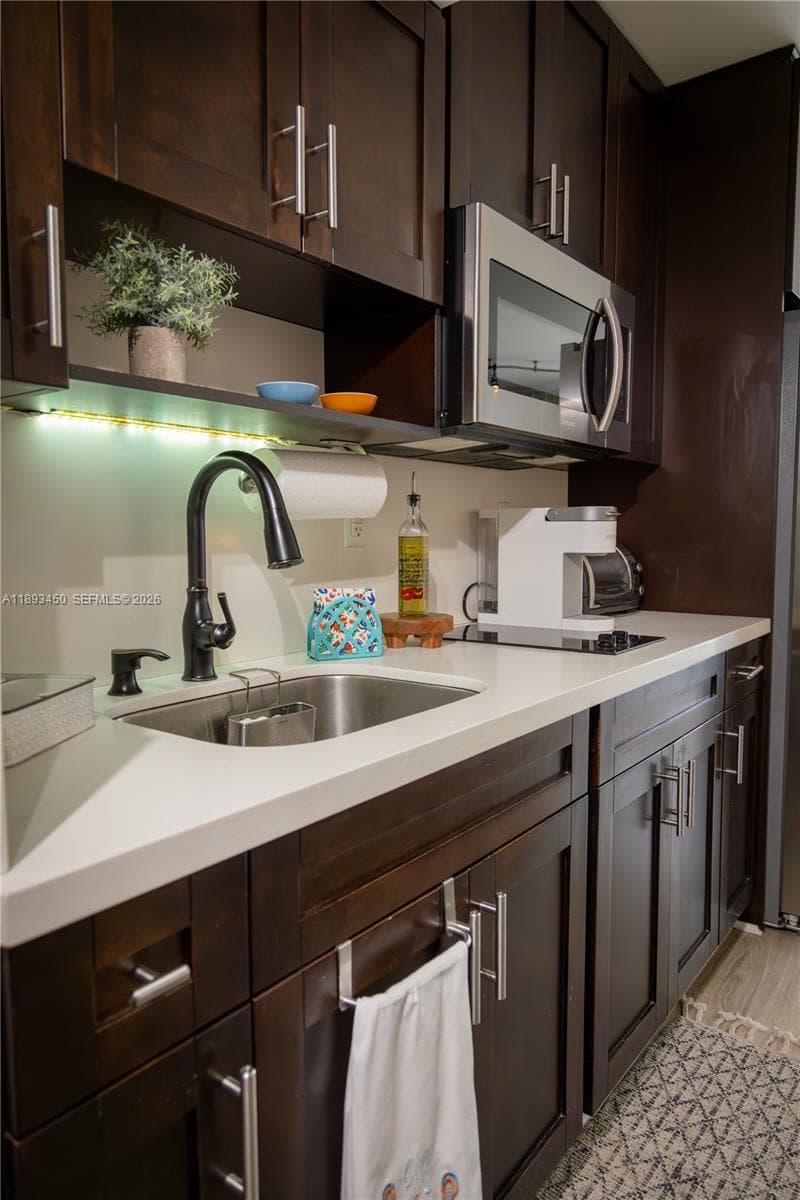 19201 Collins Ave 720 photo 16