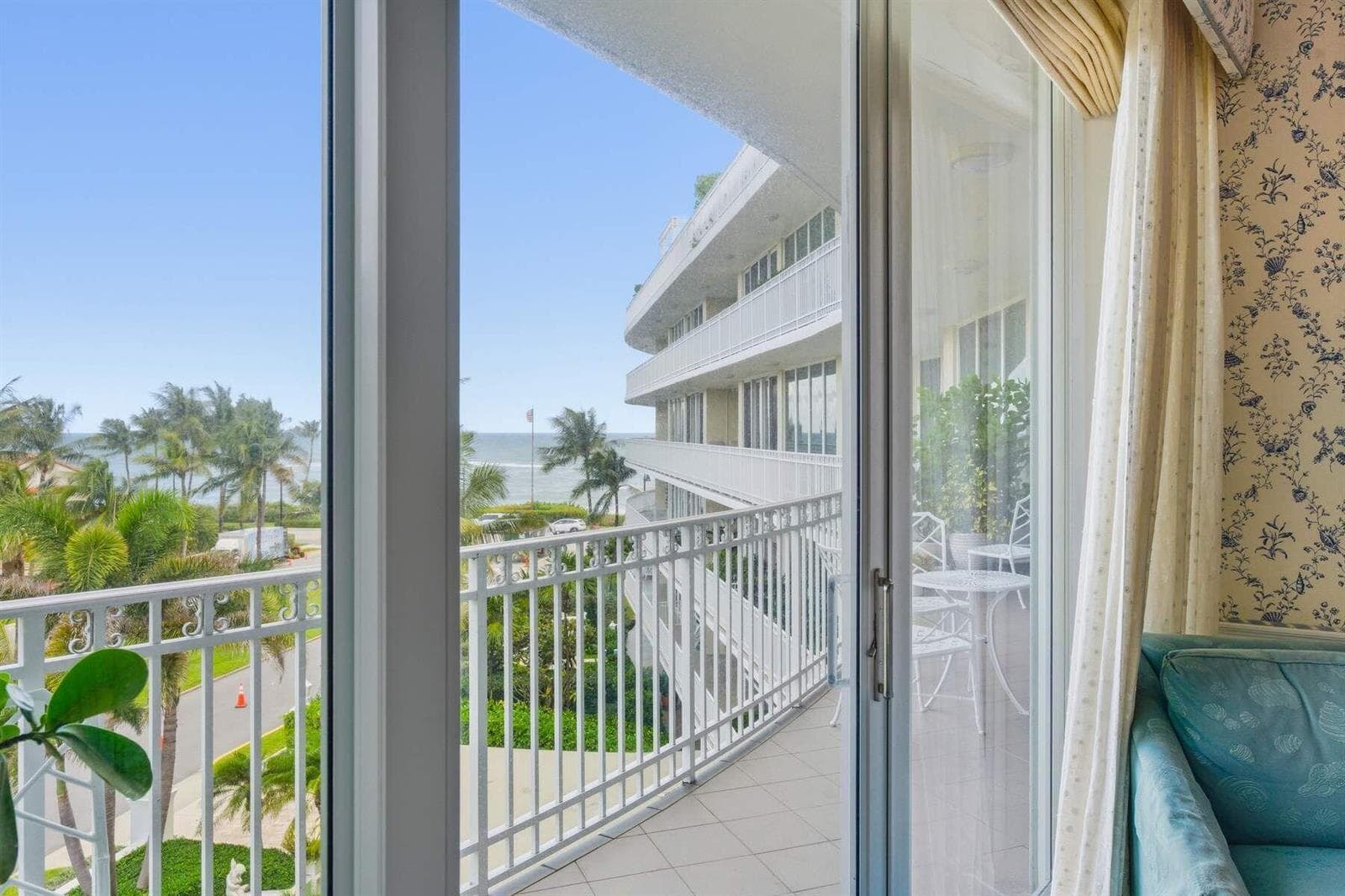 100 Royal Palm Way F4 photo 13