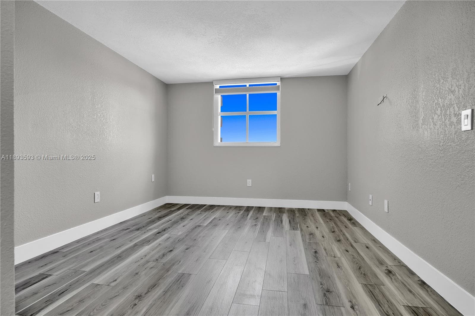 5880 Collins Ave 403 photo 12