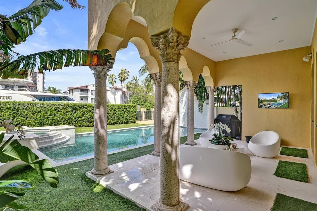 1516 Island Blvd photo 7