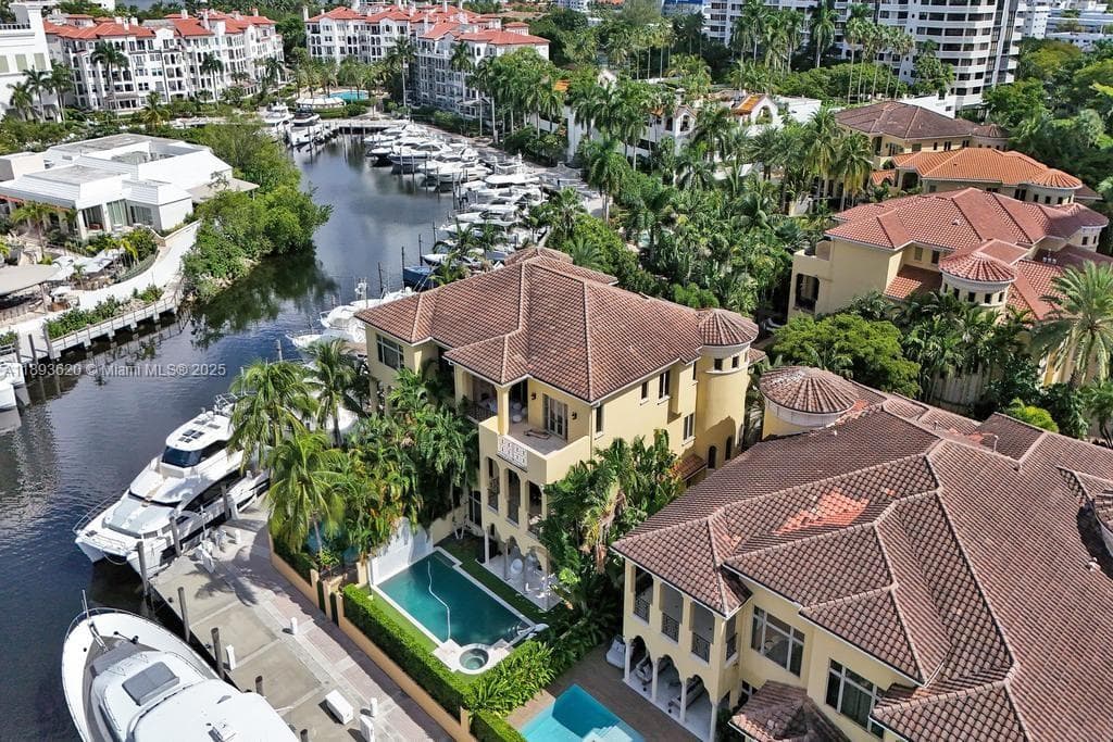 1516 Island Blvd photo 9