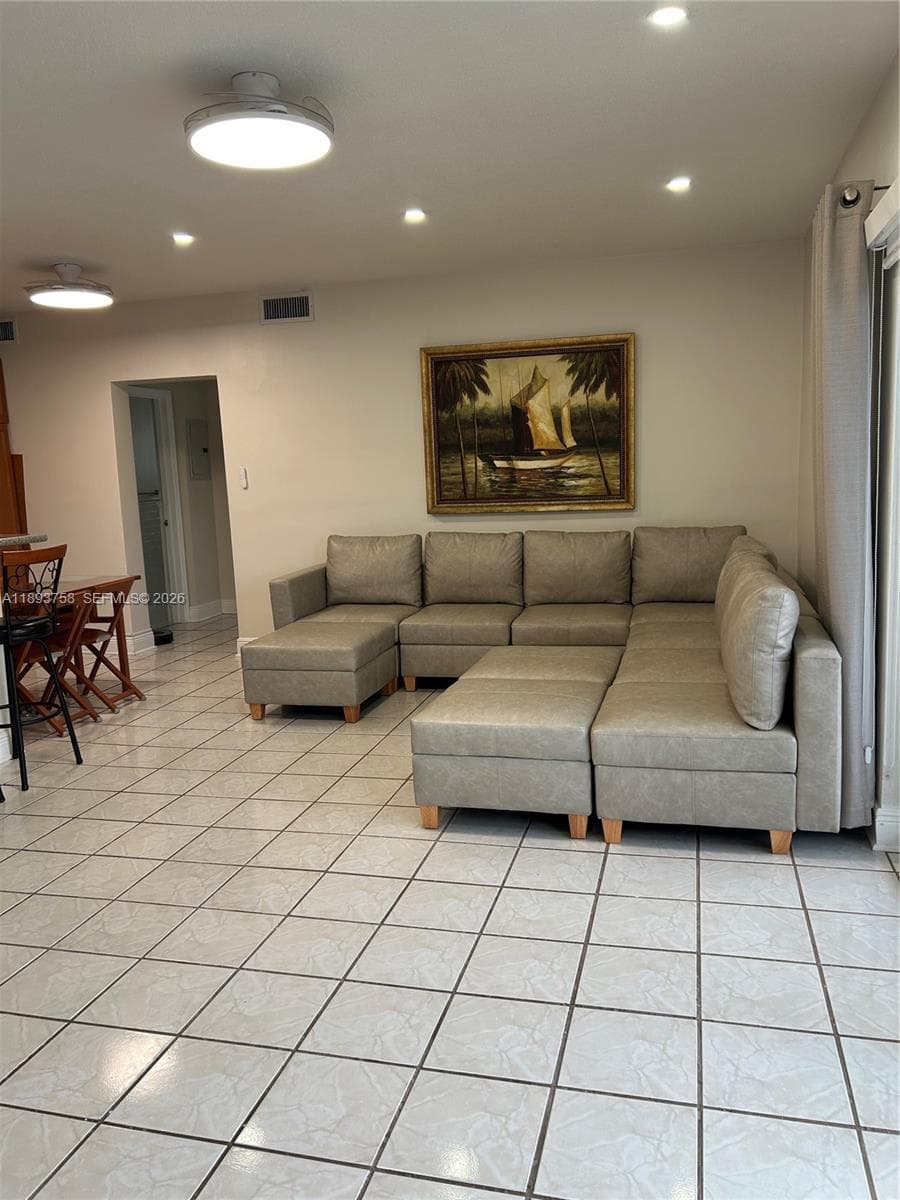 2200 S Ocean Dr N116 photo 8
