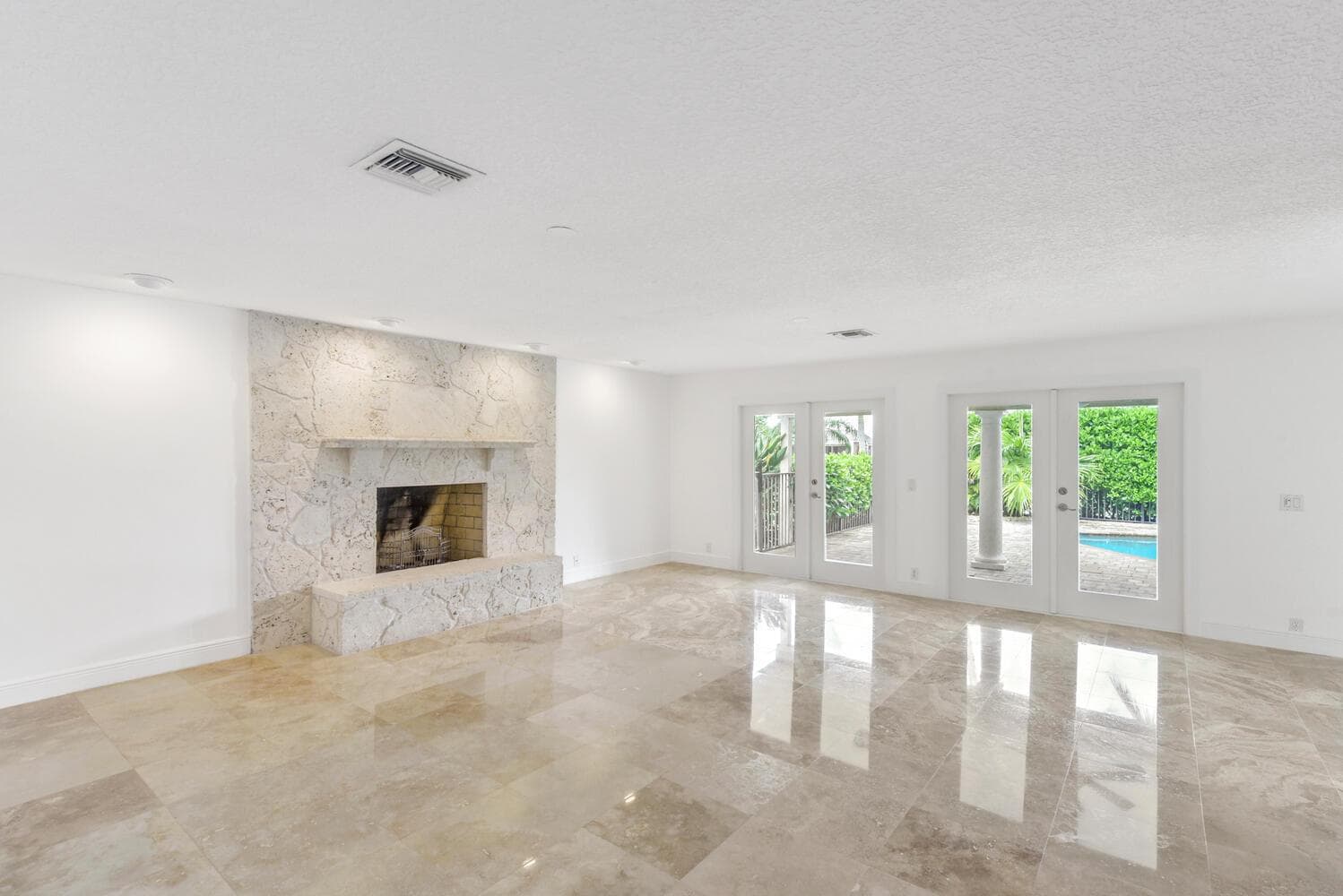 2022 Sunderland Avenue photo 9