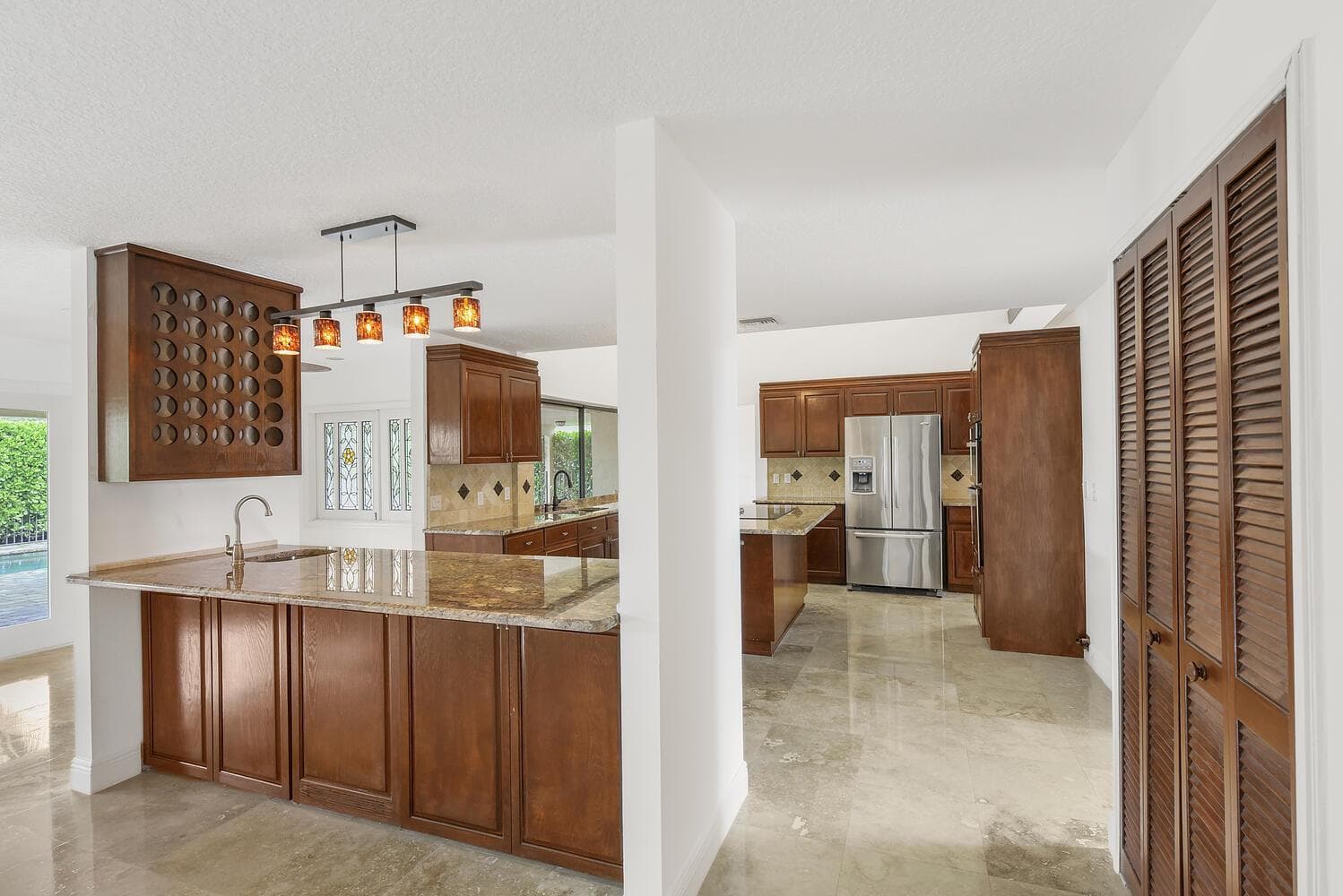 2022 Sunderland Avenue photo 14