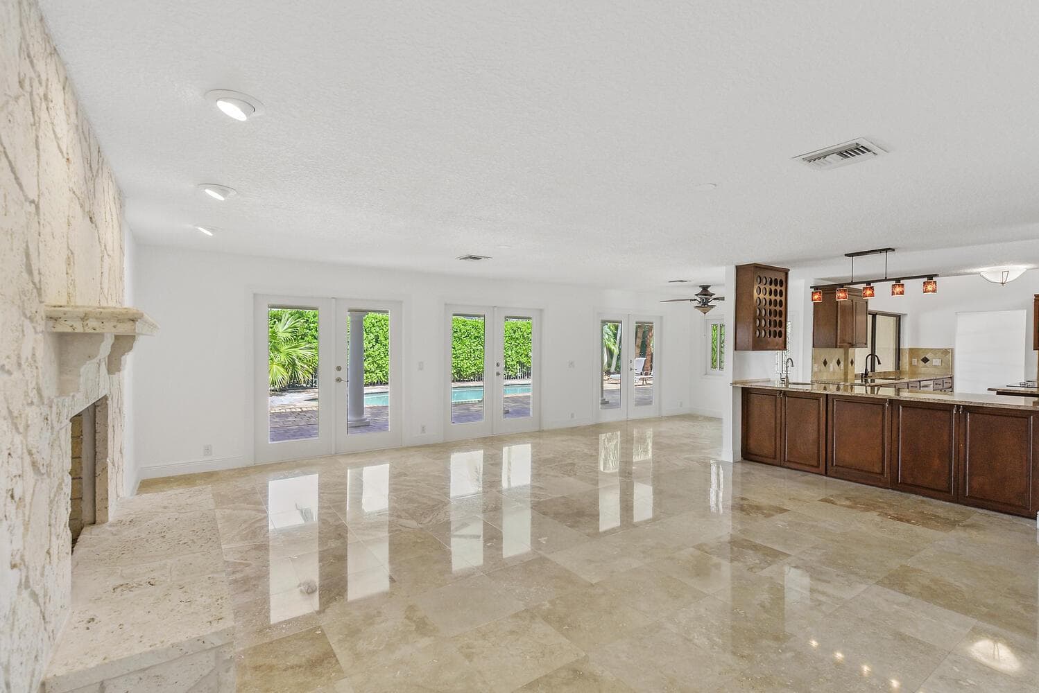 2022 Sunderland Avenue photo 11