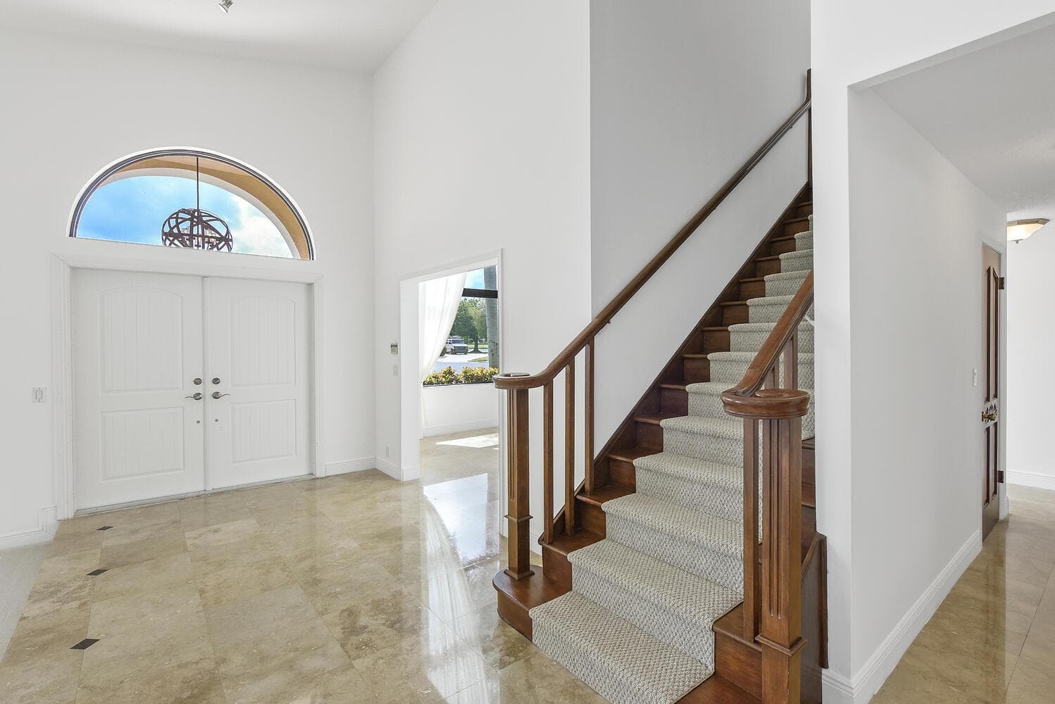2022 Sunderland Avenue photo 4