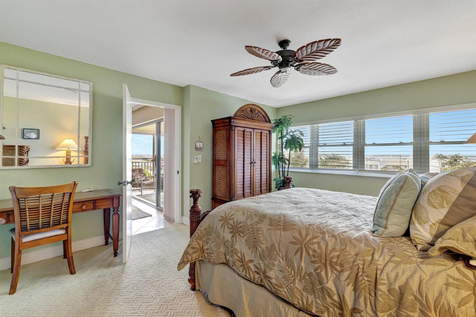 1555 NE Ocean Boulevard 402 photo 24