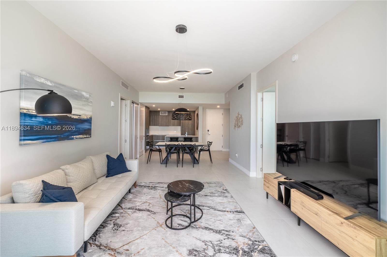 17550 Collins Ave 703 photo 9