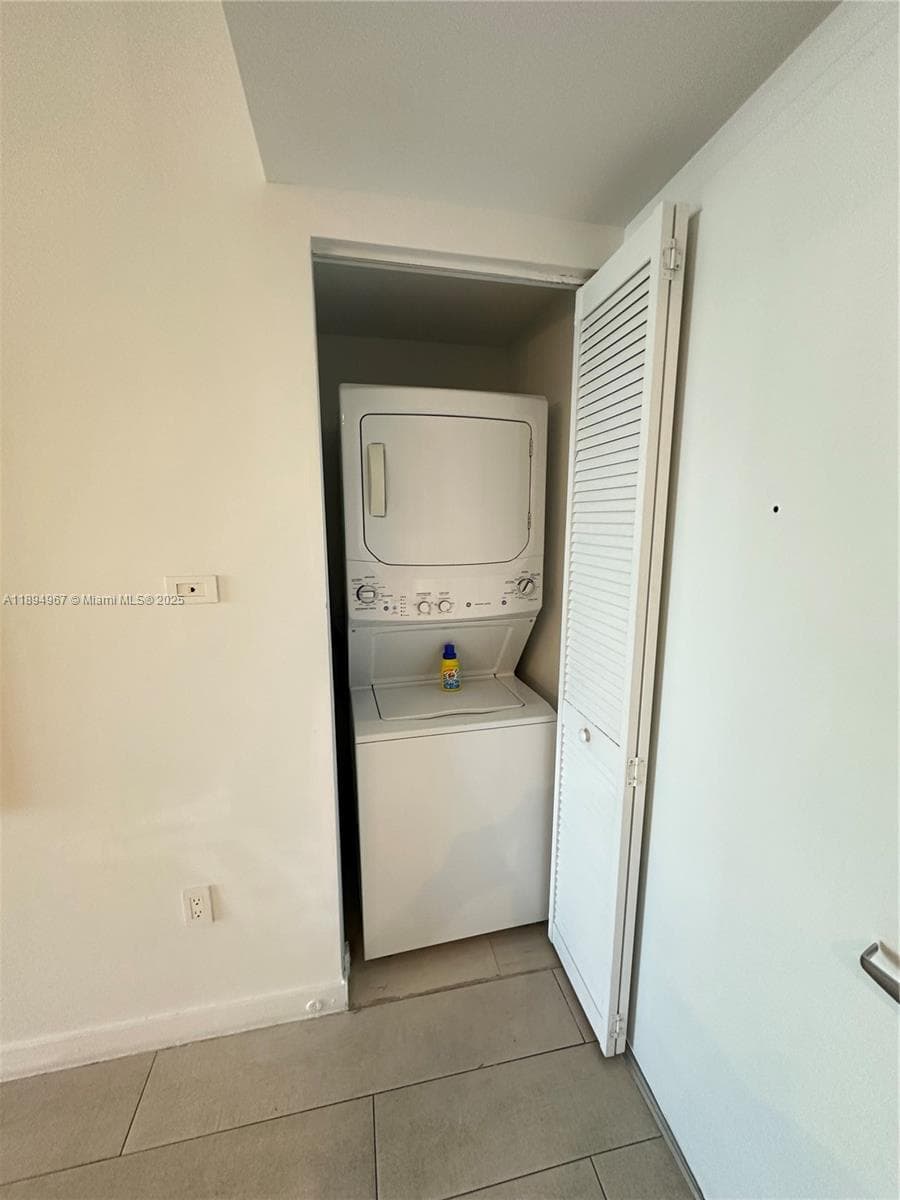2602 E Hallandale Beach Blvd R1507 photo 16