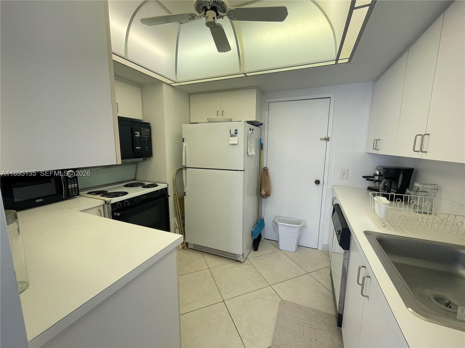 3505 S Ocean Dr 917 photo 3