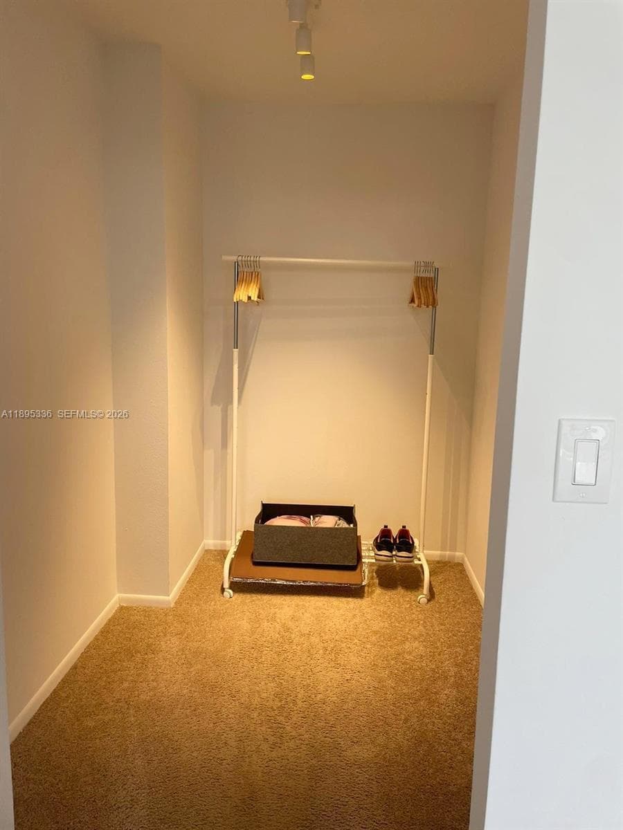 800 Parkview Dr 605 photo 13