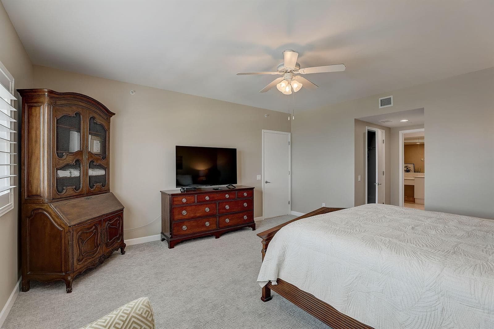 2650 Lake Shore Drive 804 photo 18